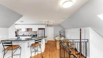 Apartment | 2 bedrooms, Internet