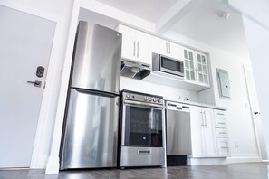 Apartment | 1 bedroom, Internet - Modern Apt Neardowntown Ideal for Long Stays - U3 (Burlington)