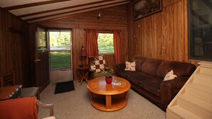 House - 3 Bdrm Country Cottage - Main House - Rosewood Cottages (Saugeen Shores)