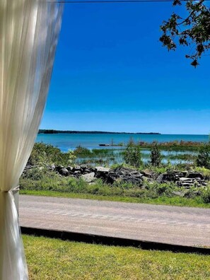 House | 4 bedrooms, Internet - Hot Tub Waterfront Cottage - Near Sauble Beach (South Bruce Peninsula)