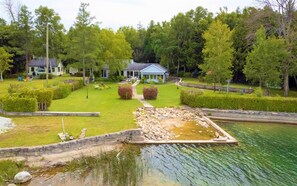 House | 4 bedrooms, Internet - Retro Spacious Cottage - Somewhere in Time (South Bruce Peninsula)