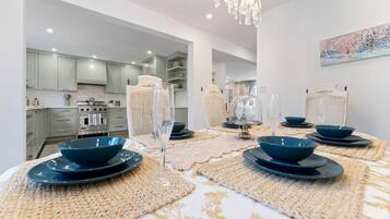 Rumah | 2 kamar tidur dan internet