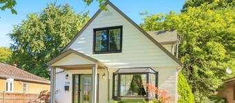 Spacious 2bdrm Home in Burlington