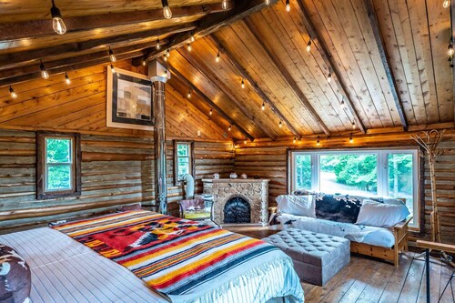Nature Lovers Retreat log Home - L il Ranch