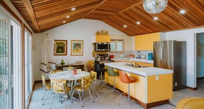 3 bed 1 5 Bath 1970s Vibe on Lake Huron Oliphant