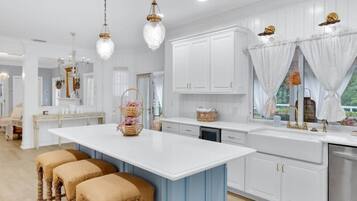 House | 4 bedrooms, Internet