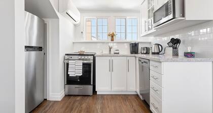 Private Studio Apartment in Burlington - U5