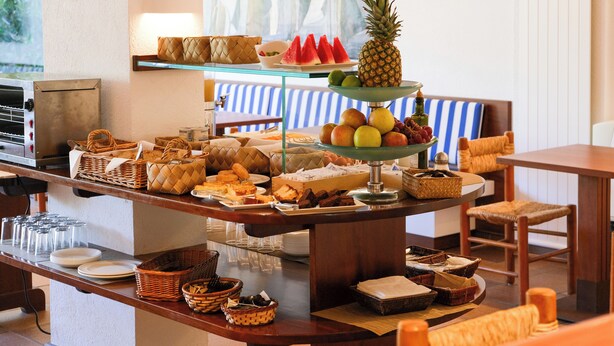 Free daily continental breakfast - Hotel Villa Blaumar (Cadaqués)