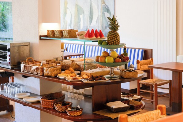 Petit déjeuner continental compris tous les jours