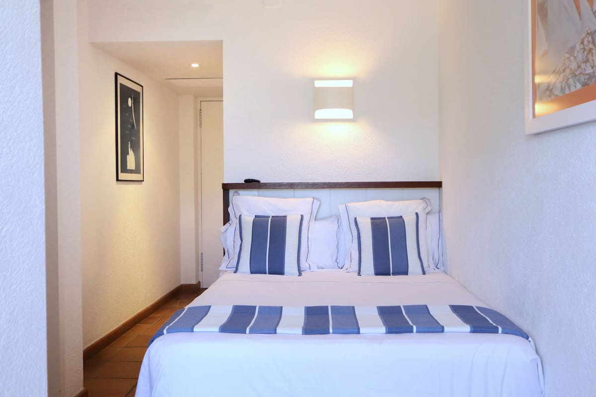 Standaard kamer, balkon | Een kluis op de kamer, gratis wifi