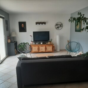 Fernseher, Stereoanlage