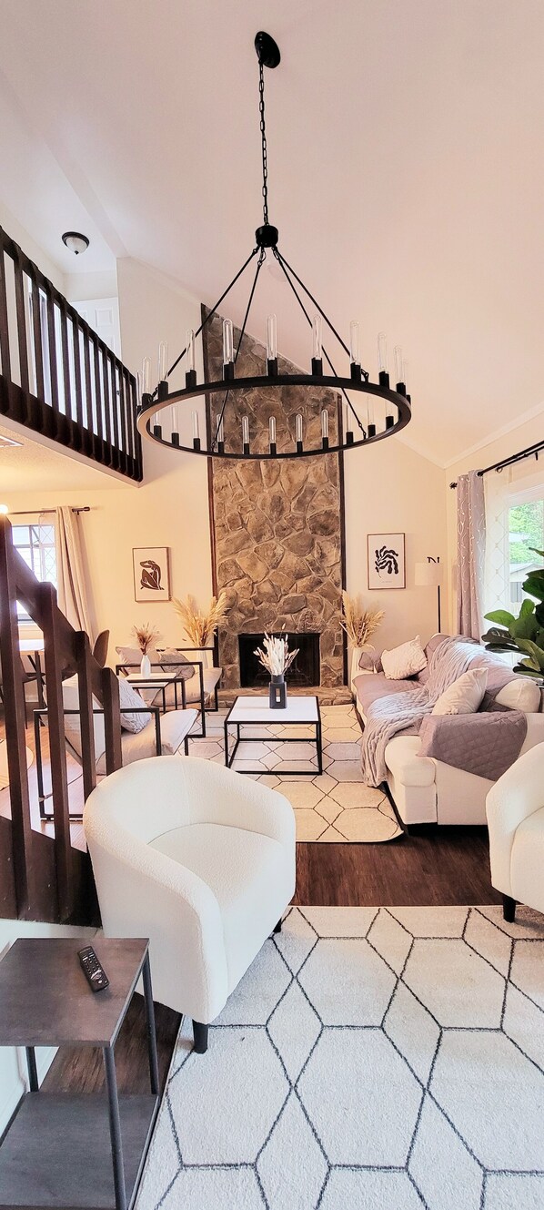 スマートテレビ、暖炉、プリンター