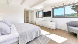 4 bedrooms, iron/ironing board, WiFi, bed sheets - Villa Contemporaine Neuve Plage a Pieds Piscine Chauffée (Saint-Tropez)