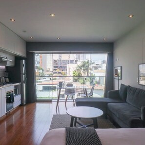 1 bedroom, Internet - w Hidden Gem Loft Near Barranco Boardwalk (Lima)