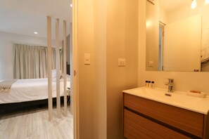 1 bedroom, Internet - w Stunning 1BR in Barranco (Lima)