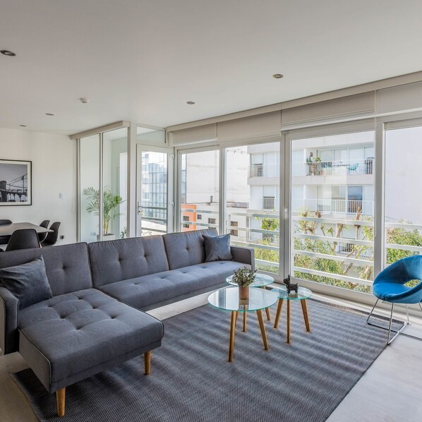 Apartment | 2 bedrooms, Internet - w 2BR Apartment With Balcony Near Larcomar (Lima)