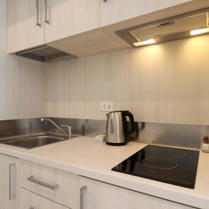 Apartment | 1 bedroom, Internet - w Sophisticated Loft w AC in Barranco (Lima)