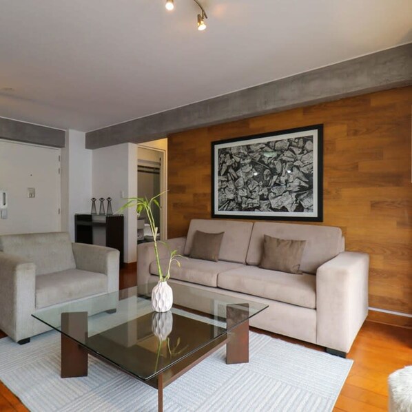 Apartamento | 2 dormitorios, tabla de planchar con plancha, Internet