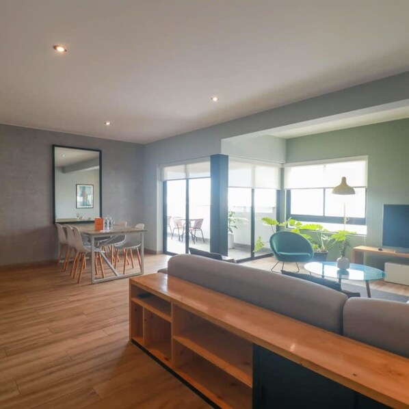 Departamento | 2 habitaciones, tabla de planchar con plancha y internet