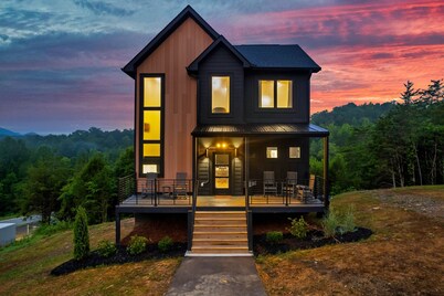 Heated pool, hot tub, arcade, shuffle board, board games & more!