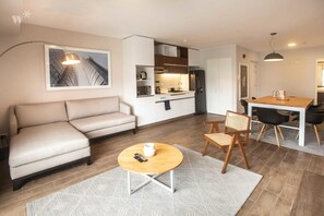 Apartment | 2 bedrooms, Internet - w High Ceiling and Classy 2BR in Miraflores (Lima)