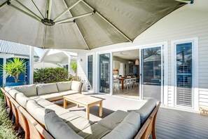 Outdoor dining - 6 Beach Rd Goolwa South (Goolwa South)