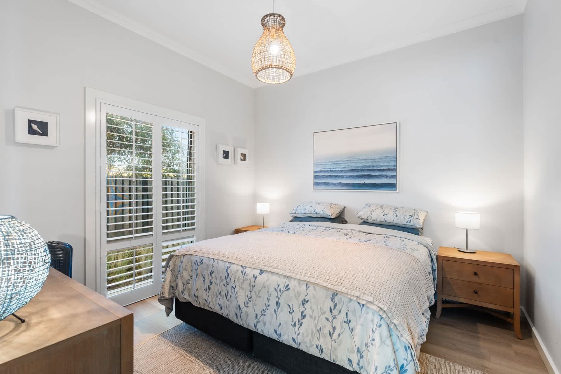 3 habitaciones, tabla de planchar con plancha, wifi y ropa de cama 