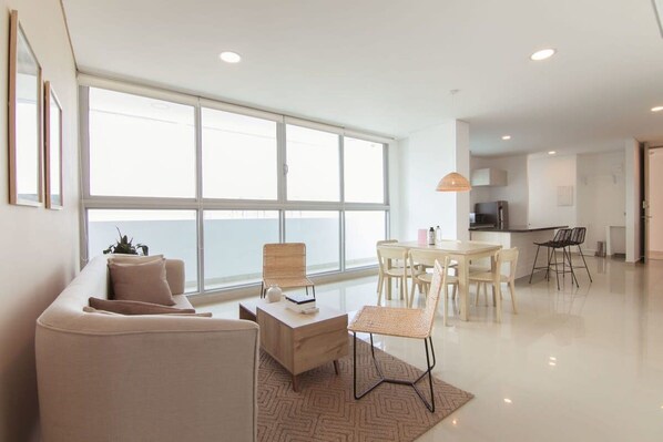 3 bedrooms, Internet - w Modern 3BR w AC in Cartagena (Cartagena)