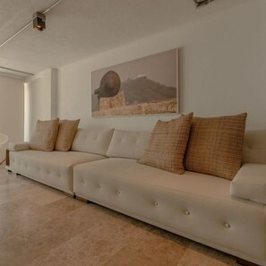 House | 4 bedrooms, iron/ironing board, Internet - w Amazing 4BR Villa w AC n Ocean View (Cartagena)