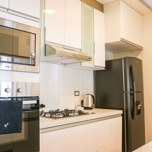 Apartment - w Upscale 2BR With Balcony in Barranco (Lima)