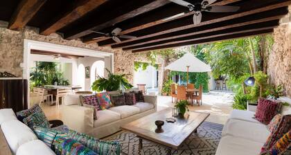 w Vibrant House 5BR w Pool n AC in Cartagena