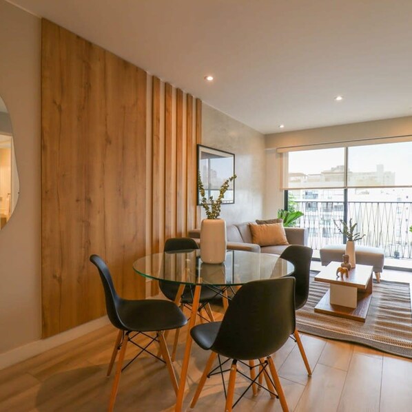 Apartment - w Elegant 2BR With Balcony in Miraflores (Lima)