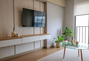 Apartment - w Lively 2BR With Balcony in Miraflores (Lima)