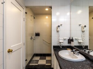 2 bedrooms, iron/ironing board, Internet - w Unique 2BR Duplex in Parque 93 (Bogotá)