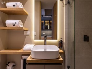 Apartment | Bathroom | Towels - w Modern Loft in Unique Building (Bogotá)