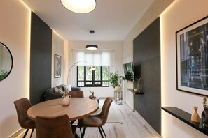 2 عدّة غرف نوم وخدمة الإنترنت