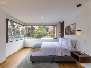 Apartment | 3 bedrooms, Internet - w Stunning 5BR Triplex in Rosales (Bogotá)