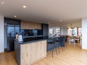 Apartment | 3 bedrooms, Internet - w Stunning 5BR Triplex in Rosales (Bogotá)