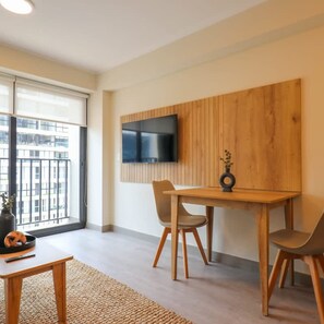 Apartment | 1 bedroom, Internet - w Fascinating 1BR w AC in San Isidro (Lima)