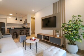 Apartment | 2 bedrooms, Internet - w Enchanting 2BR With Balcony in Miraflores (Lima)