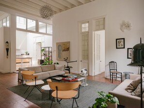 House | 4 bedrooms, Internet - w Astonishing Casa Centenario in Barranco (Lima)