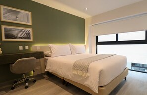 2 عدّة غرف نوم ومكتب ومكواة/لوح كي وخدمة الإنترنت