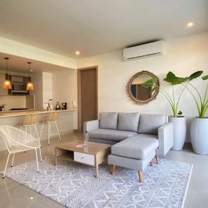 2 bedrooms, Internet - w Fantastic 2BR w AC in Sunny Cartagena (Cartagena)