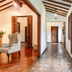 4 bedrooms, Internet - Amazing 4BR With Incredible Terrace in Medellin (Medellín)