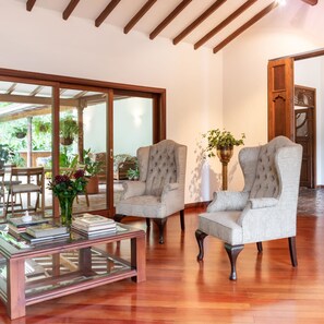 4 bedrooms, Internet - Amazing 4BR With Incredible Terrace in Medellin (Medellín)