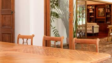 House | 4 bedrooms, Internet