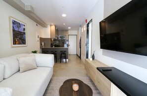 Apartment - w Modern 1BR in San Isidro (Lima)