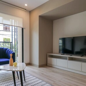 Apartment | 3 bedrooms, Internet - Cozy 3BR With Balcony in the Heart of Miraflores (Lima)