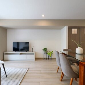 Apartment | 3 bedrooms, Internet - Cozy 3BR With Balcony in the Heart of Miraflores (Lima)