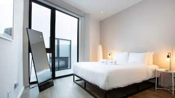 Apartamento | 2 quartos, escrivaninha, ferros/tábuas de passar roupa